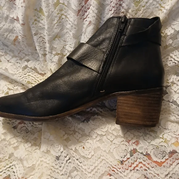 Nicole Black Leather Ankle Boots Zipper Side Sz 9 1/2M - Picture 4 of 10